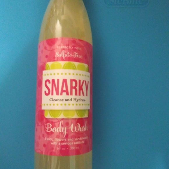 New Sealed Perfectly Posh Snarky Body Wash - Picture 1 of 1